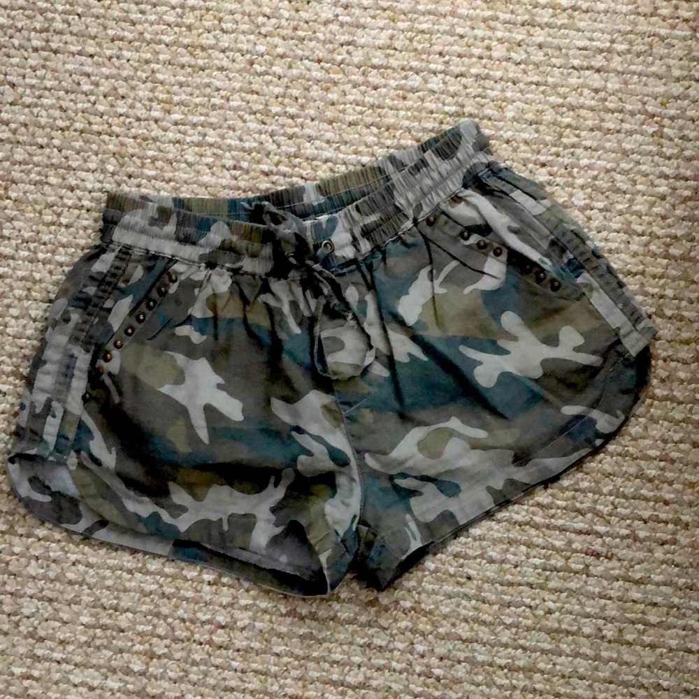 Vintage Havana camo shorts Small